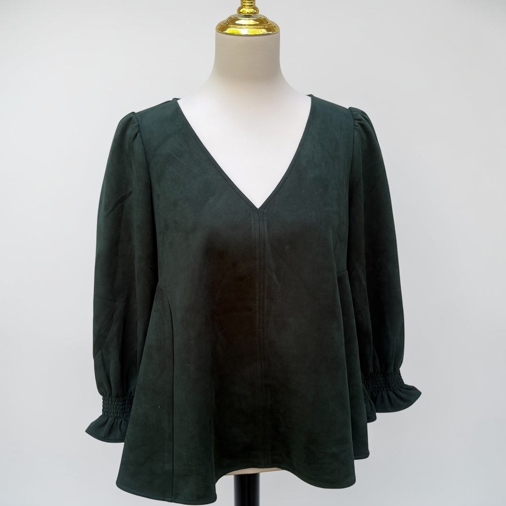 Tuckernuck Faux Suede Blouse M Green Smocked Cuff V-Neck Puff Sleeve Old Money